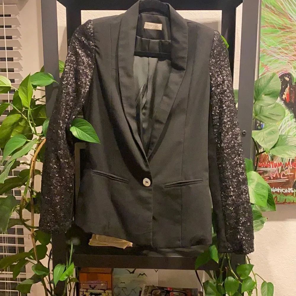 Gypsey Junkies Black Sequin Sleeve Jacket - Long Sleeve Blazer - Sequin LIKE NEW